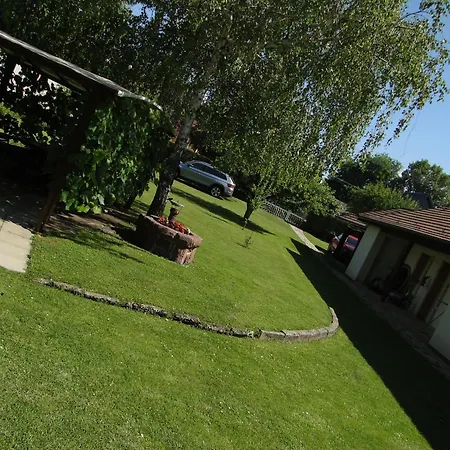 Lazar Apartman Apartment Balatonlelle